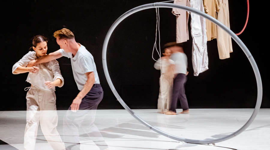 Par-delà les nouages